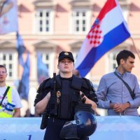 Molitelji na Trgu bana Jelačića