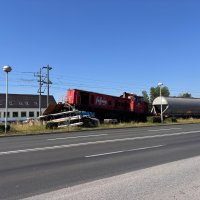 Teretni vlak u Gajnicama udario u jumbo plakat