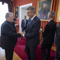 Đakovo: Sastanak Vlade s nadbiskupom mons. Đurom Hranićem