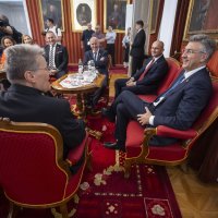 Đakovo: Sastanak Vlade s nadbiskupom mons. Đurom Hranićem