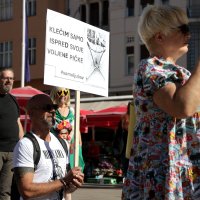 Protuprosvjed moliteljima krunice u Zagrebu