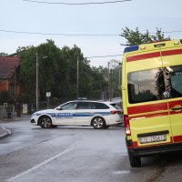 U mjestu Donji Dragonožec muškarac se zatvorio u kuću s puškom