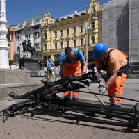 Zastoj tramvaja na Jelačiću, oštećen pantograf