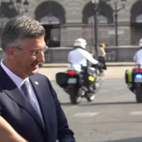 Svjetski čelnici na vojnom mimohodu u Parizu