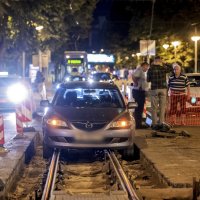 Automobil ponovno zapeo u tračnicama