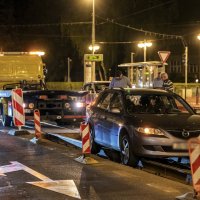 Automobil ponovno zapeo u tračnicama