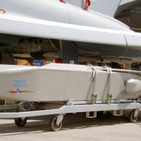 Sustav Taurus KEPD-350 ispod krila borbenog aviona Eurofighter Typhoon