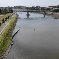 Osijek: Nizak vodostaj rijeke Drave na površinu izbacio olupinu