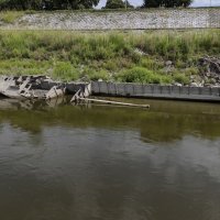 Osijek: Nizak vodostaj rijeke Drave na površinu izbacio olupinu