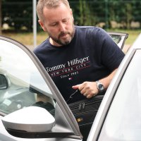Zagreb: USKOK-ovi istražitelji izlaze iz prostorija HOO-a