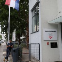 Zagreb: USKOK-ovi istražitelji izlaze iz prostorija HOO-a
