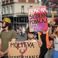 Na Trg bana Jelačića stigli su i protuprosvjednici
