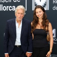 Michael Douglas i Carys Zeta Douglas