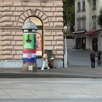 HDZ postavlja zastave po Trgu bana Jelačića