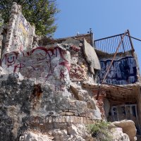 Rijeka: Urušeni balkon napuštenog objekta na Pećinama