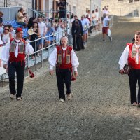 Dolazak uzvanika u svečanu ložu na 311. Sinjskoj alki