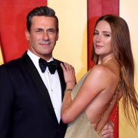 Jon Hamm i Anna Osceola