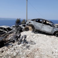 Spaljeni automobili u požaru kod Omiša
