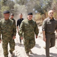 Ministar obrane Ivan Anušić na obilasku izvlačenja replike antičkog rimskog broda u Osijeku na Dravi