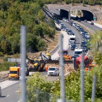 Prevrnuo se kamion na A1