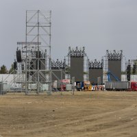 Postavljanje pozornice za koncert Thompsona u Vukovaru