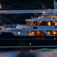Lauren Sanchez Bezos ukrcava se na jahtu Eos kod Mljeta