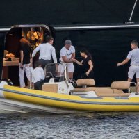 Lauren Sanchez Bezos ukrcava se na jahtu Eos kod Mljeta
