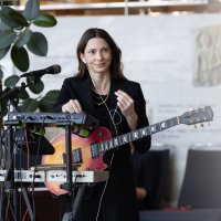 Sara Renar