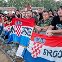 Prizori prije početka Thompsonovog koncerta u Vukovaru