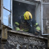 Vatrogasci gase požar u stanu u Mesničkoj ulici u Zagrebu