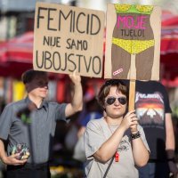 Prosvjed protiv molitelja, femicida i zabrane abortusa