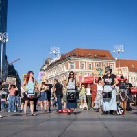 Prosvjed protiv molitelja, femicida i zabrane abortusa