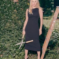 Pamela Anderson u kampanji brenda Aritzia 2023.