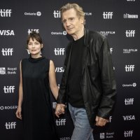Liam Neeson i Stella Stocker