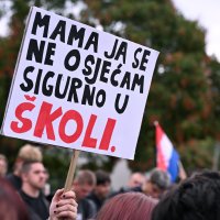 Prosvjed pred Elektrotehničkom školom