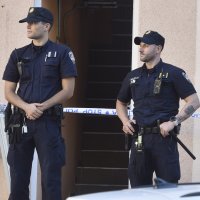 U Šibeniku nožem ubijen mladić, djevojka se bori za život