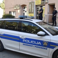 U Šibeniku nožem ubijen mladić, djevojka se bori za život