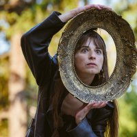 Performans u Umetničkom paviljonu Cvijeta Zuzorić