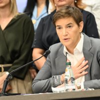 Izvanredna tiskovna konferencija Ane Brnabić