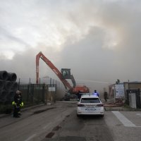 Izbio požar u skladištu Metisa na Kukuljanovu