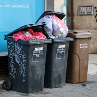 Zagreb: Smeće na ulicama uslijed štrajka ZET-a i Holdinga