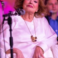 Tereza Kesovija
