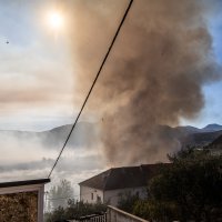 Požar u naselju Vid blizu Metkovića