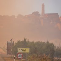 Požar u naselju Vid blizu Metkovića