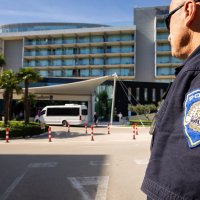 Sigurnosne pripreme u okolici hotela Radisson Blu Resort & Spa uoci summita MED9
