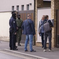 Policija i USKOK ispred kuće Dragana Bakovića Bambure