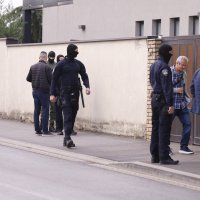 Policija i USKOK ispred kuće Dragana Bakovića Bambure