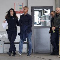 Privođenje Paška Dodića i ostalih u prostorije USKOK-a