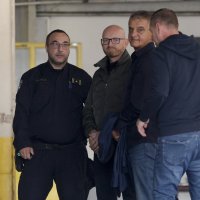 Privođenje Paška Dodića i ostalih u prostorije USKOK-a