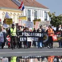 Prosvjed protiv farme Veliki Pažut